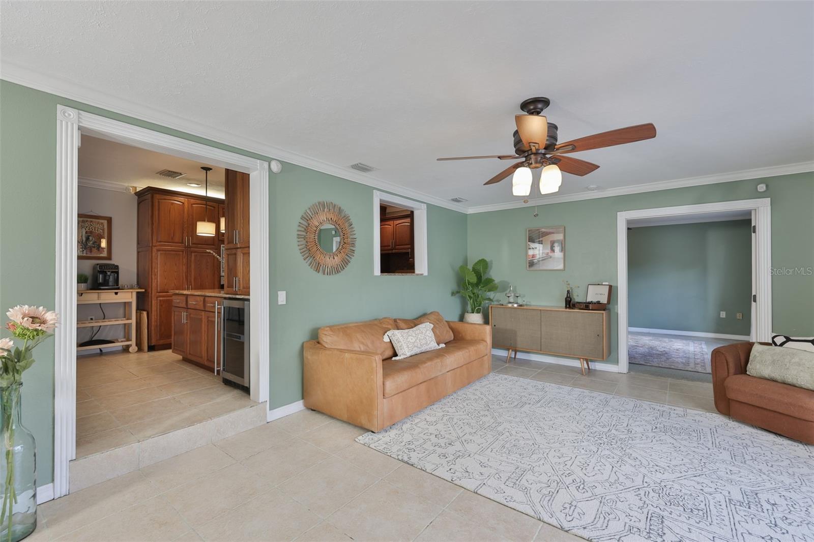 Listing photo id 14 for 1311 Estatewood Drive