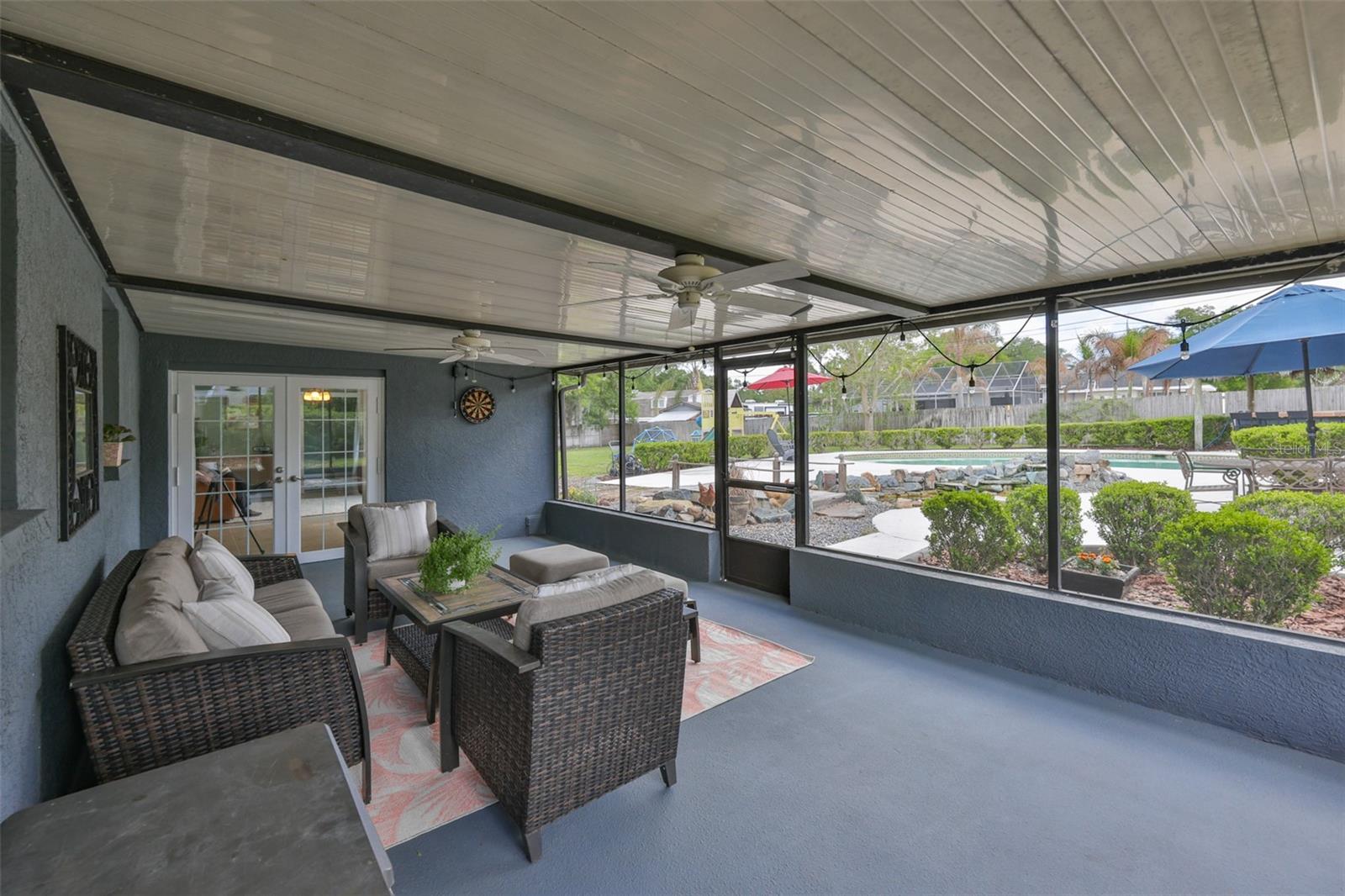 Listing photo id 16 for 1311 Estatewood Drive