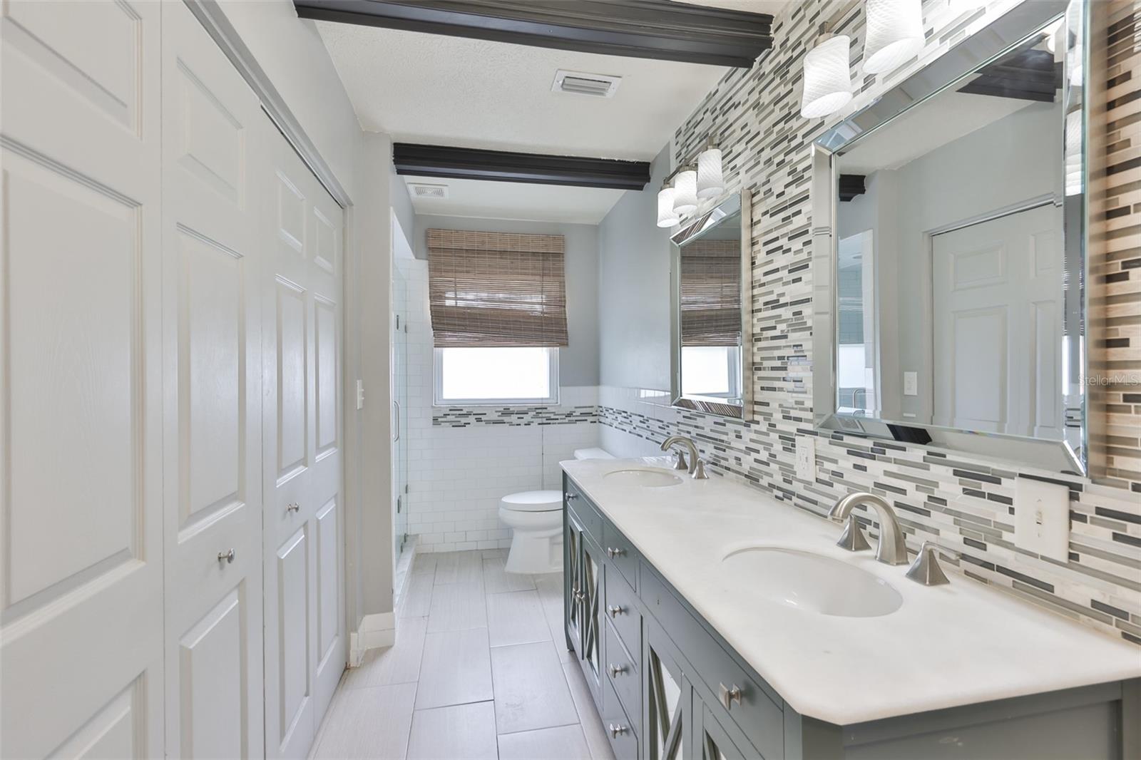 Listing photo id 20 for 1311 Estatewood Drive