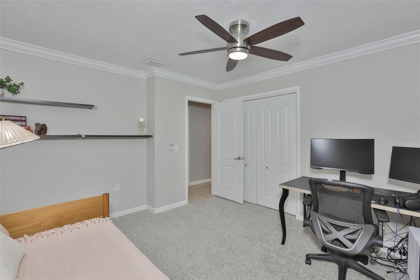 Listing photo id 30 for 1311 Estatewood Drive