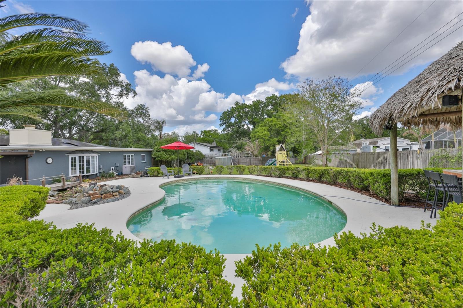 Listing photo id 37 for 1311 Estatewood Drive