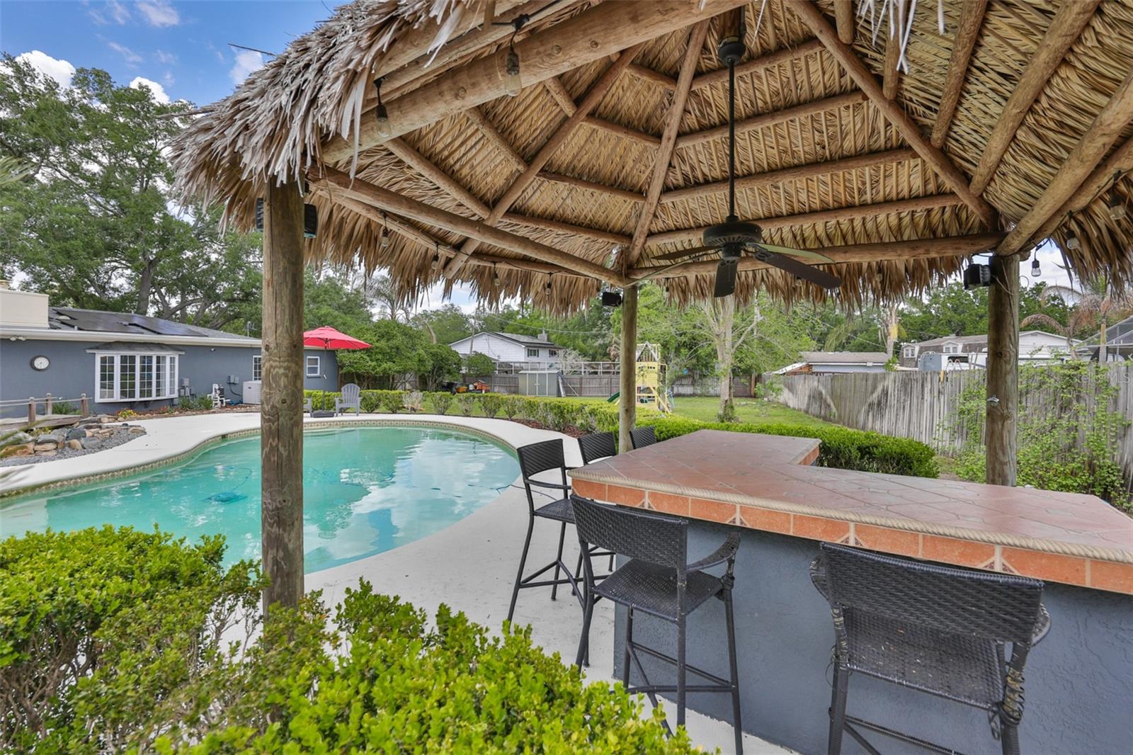 Listing photo id 41 for 1311 Estatewood Drive