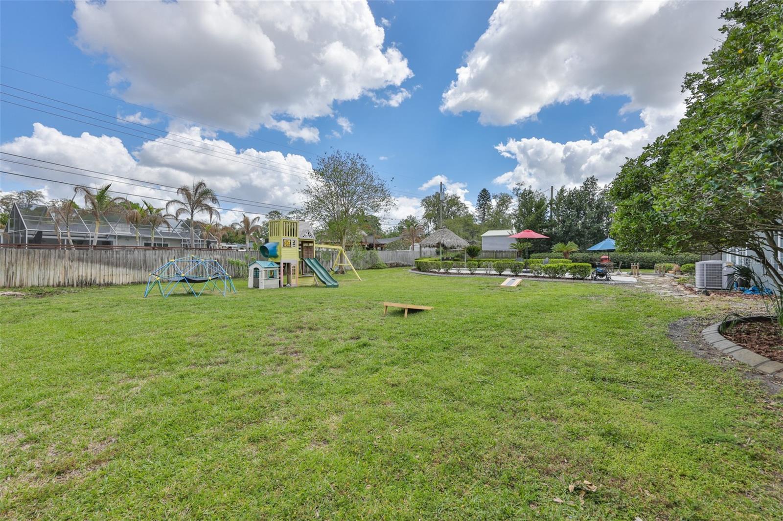 Listing photo id 43 for 1311 Estatewood Drive