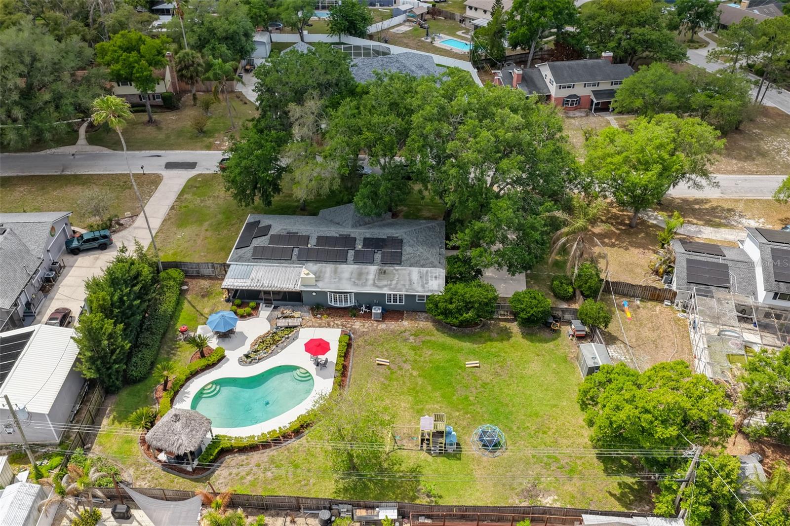 Listing photo id 47 for 1311 Estatewood Drive