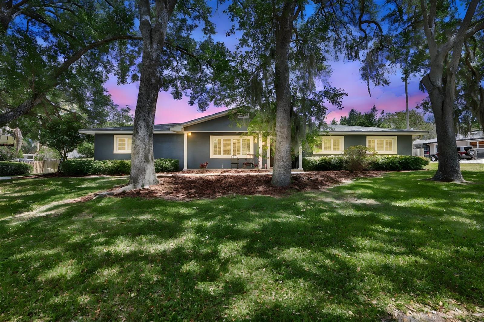 Listing photo id 48 for 1311 Estatewood Drive