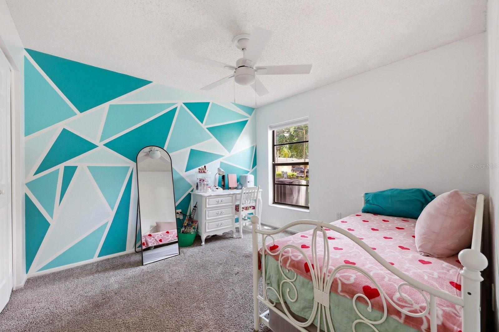 Image 21 of 51 For 221 Arbor Drive W