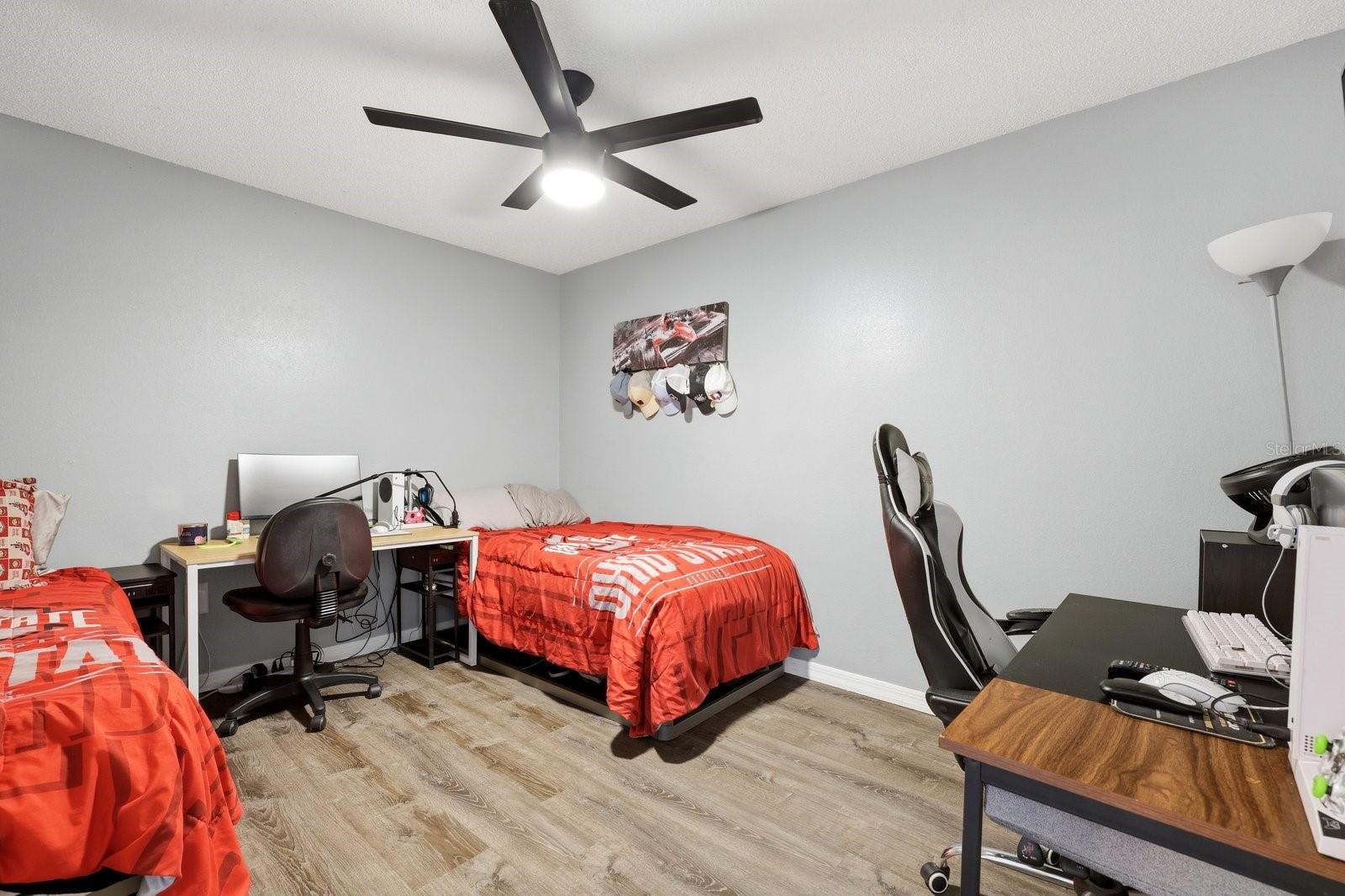 Image 26 of 51 For 221 Arbor Drive W