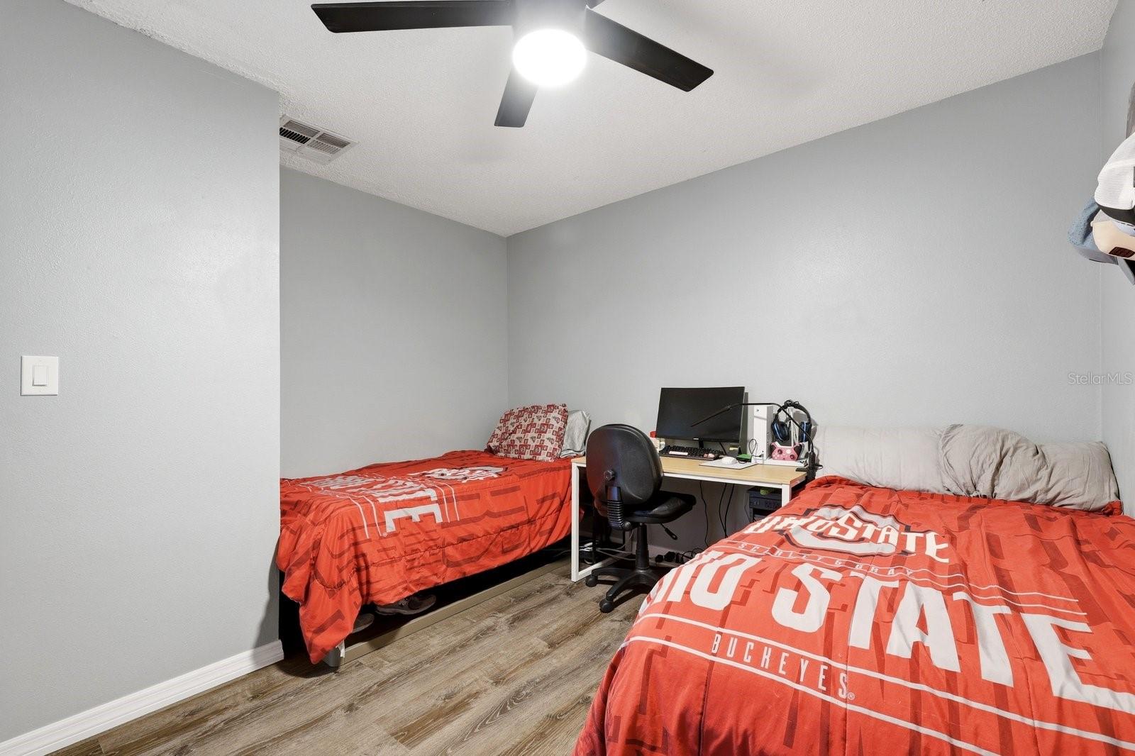 Image 27 of 51 For 221 Arbor Drive W