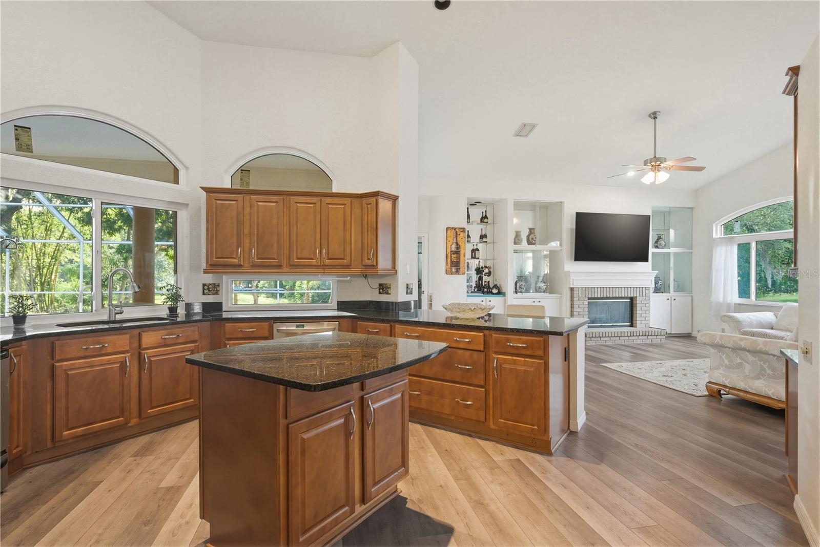 Image 11 of 54 For 791 Weathersfield Drive