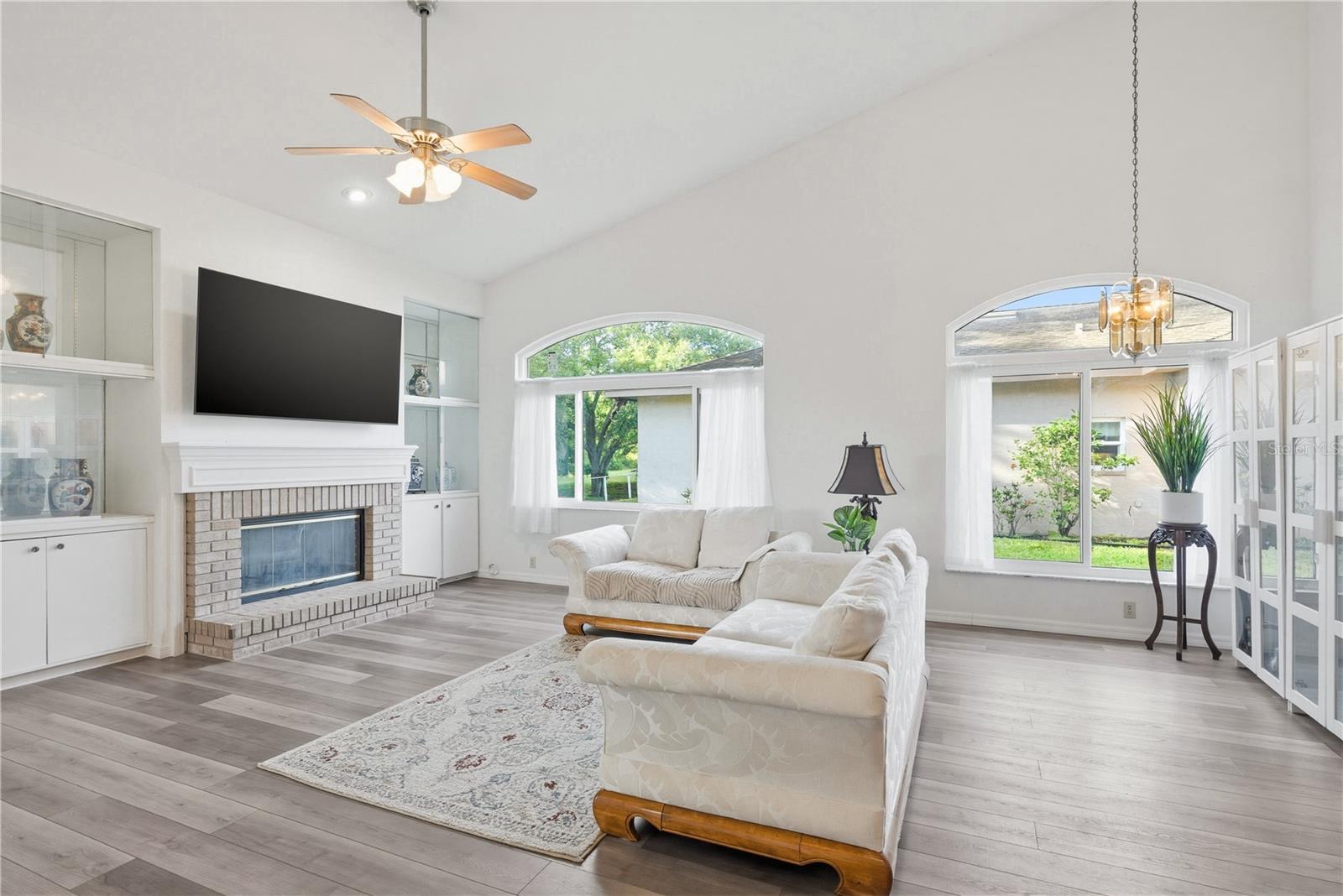 Image 14 of 54 For 791 Weathersfield Drive