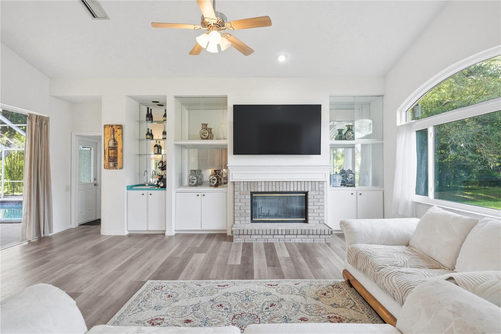 Image 15 of 54 For 791 Weathersfield Drive