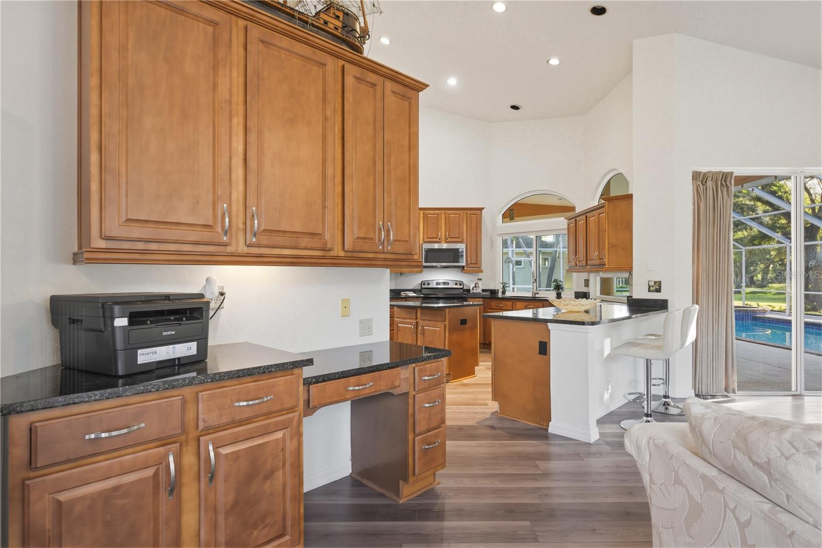 Image 18 of 54 For 791 Weathersfield Drive