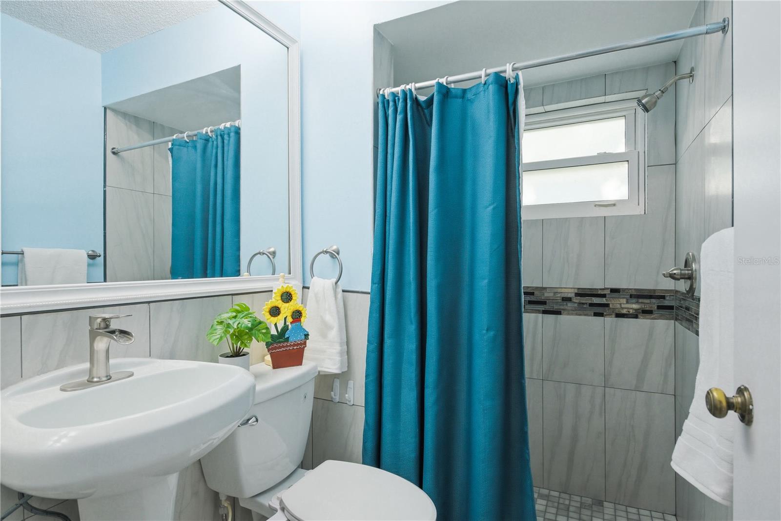 Image 29 of 54 For 791 Weathersfield Drive