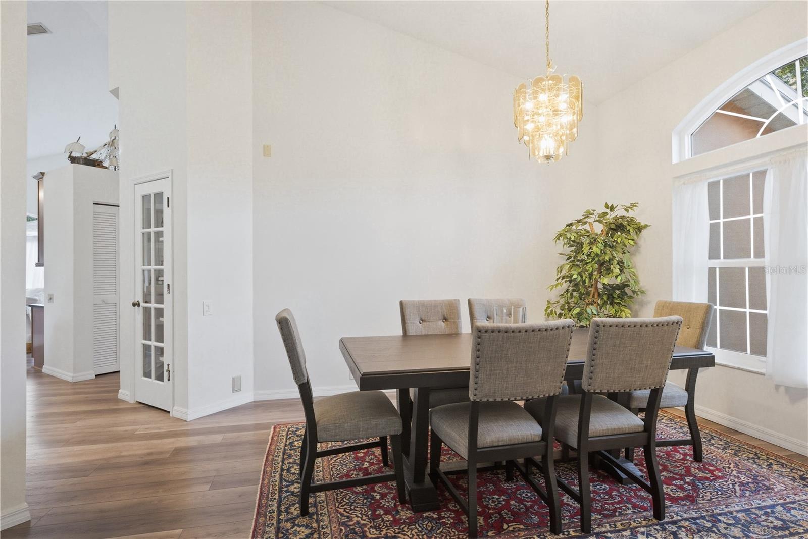 Image 5 of 54 For 791 Weathersfield Drive