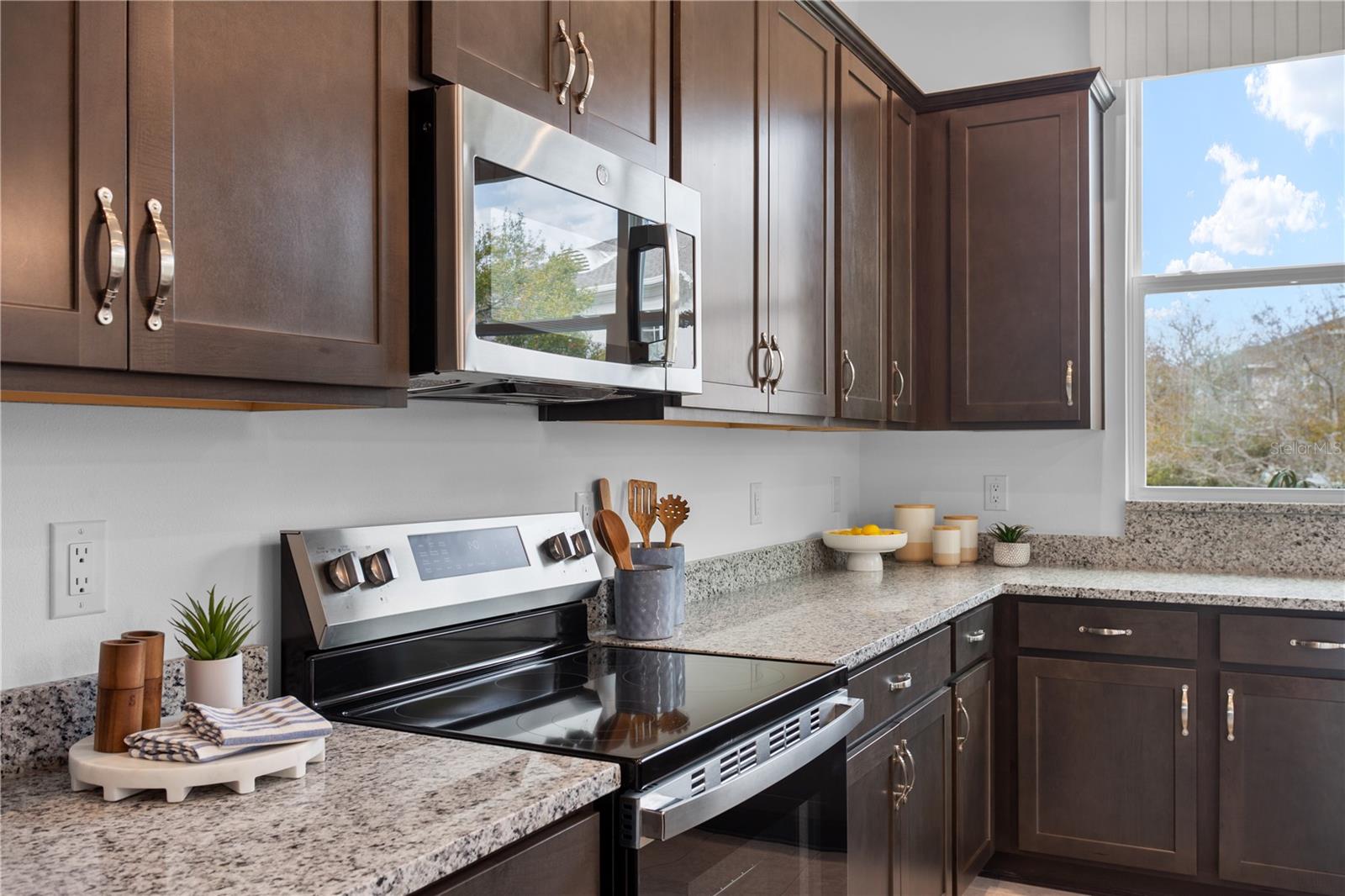 Image 23 of 52 For 9920 Tate Lane