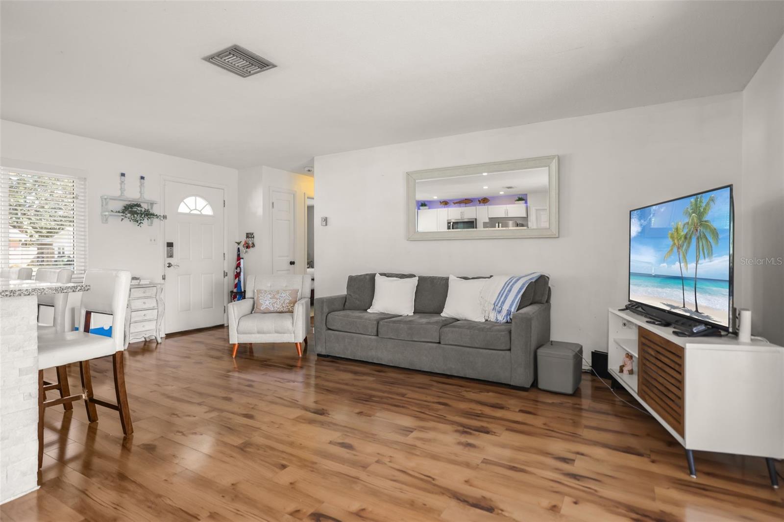 Image 11 of 58 For 1218 Lazy Lake Road E