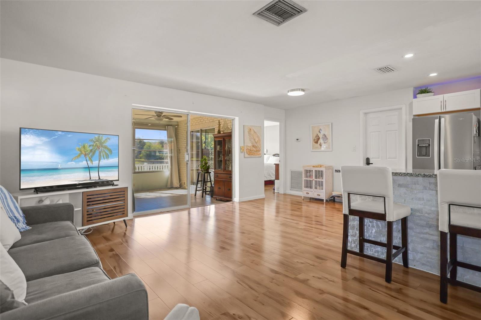 Image 12 of 58 For 1218 Lazy Lake Road E