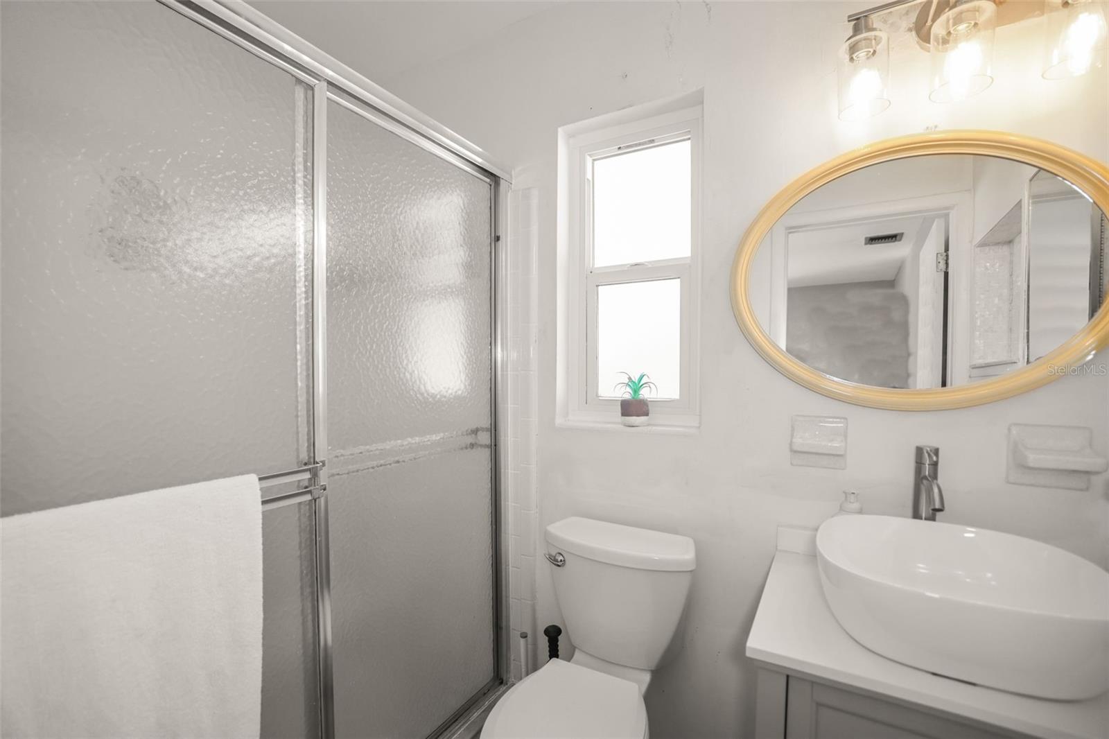 Image 15 of 58 For 1218 Lazy Lake Road E