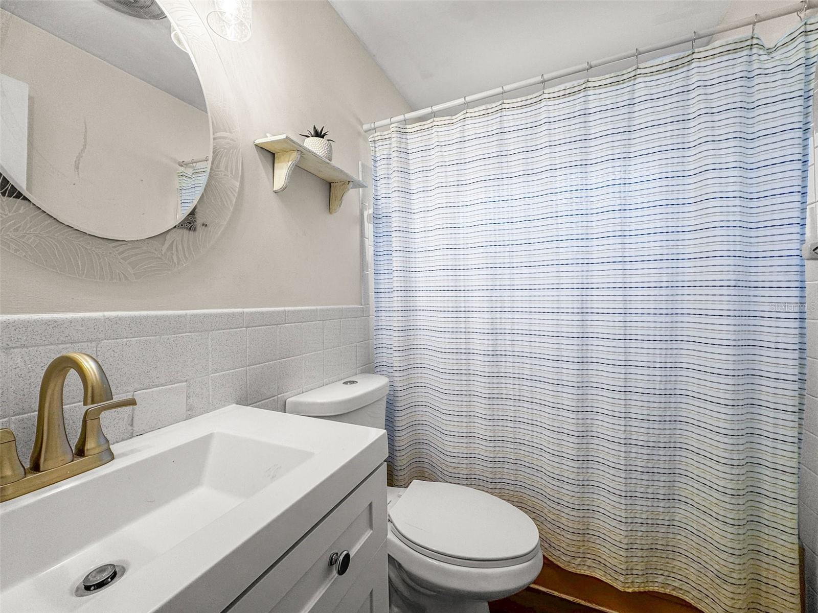 Image 18 of 58 For 1218 Lazy Lake Road E