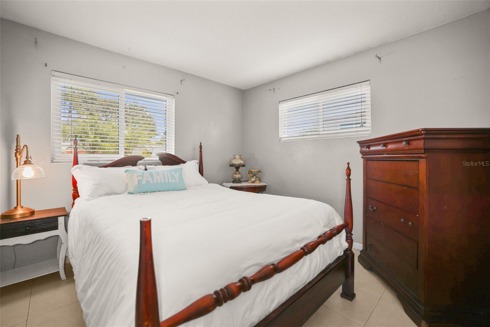 Image 19 of 58 For 1218 Lazy Lake Road E