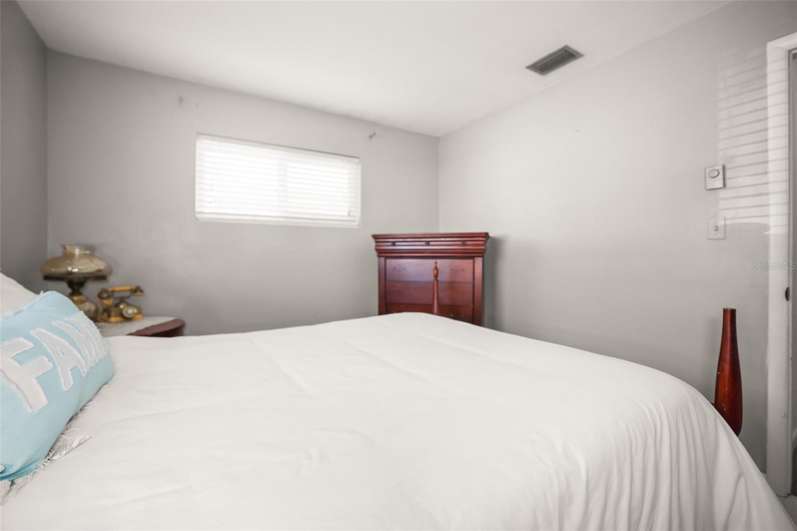 Image 20 of 58 For 1218 Lazy Lake Road E