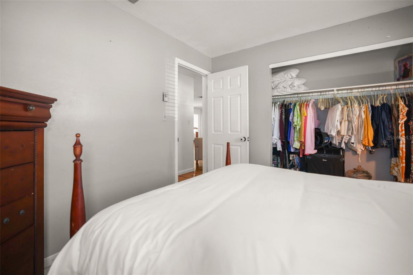 Image 21 of 58 For 1218 Lazy Lake Road E