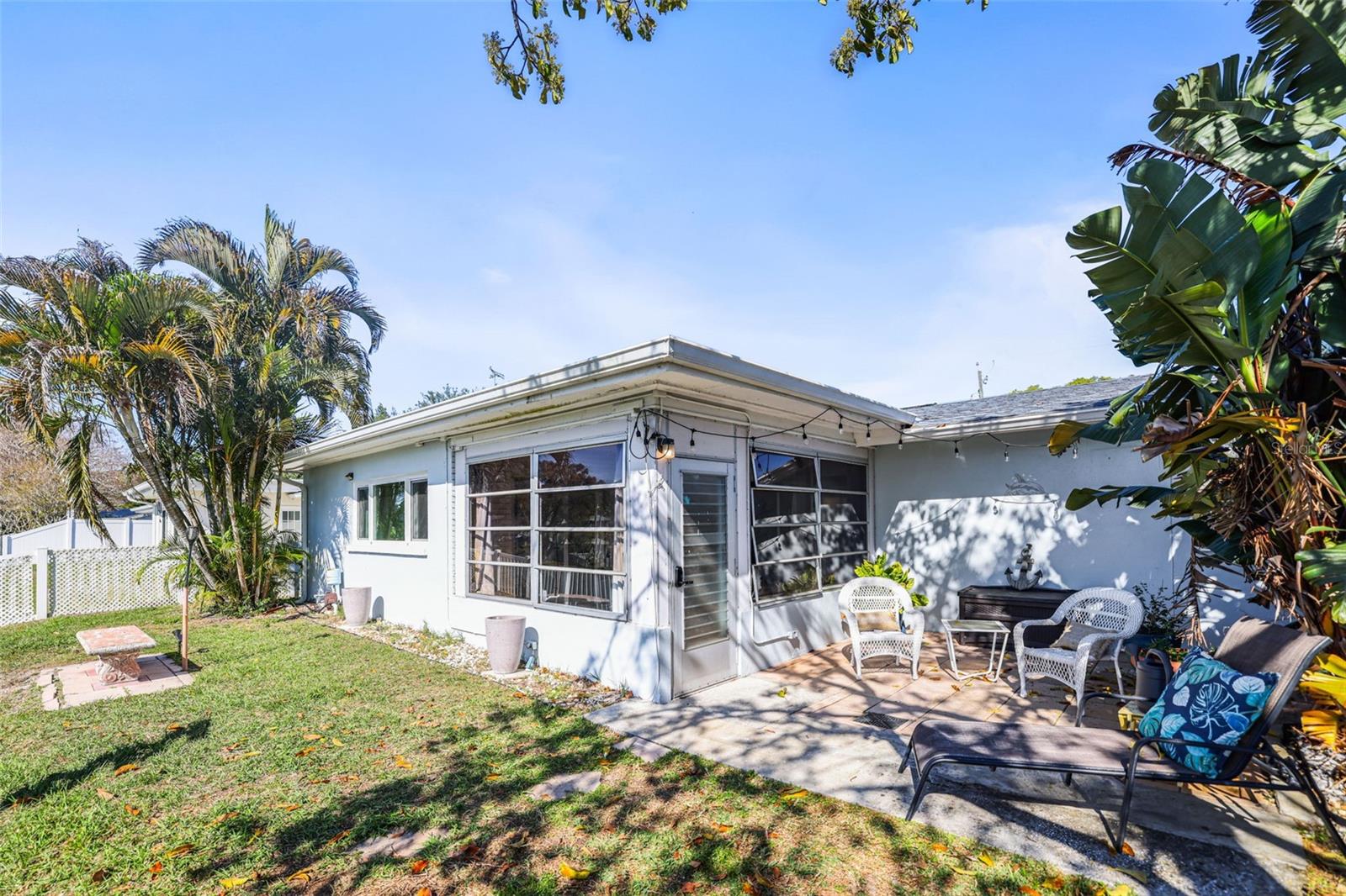 Image 37 of 58 For 1218 Lazy Lake Road E