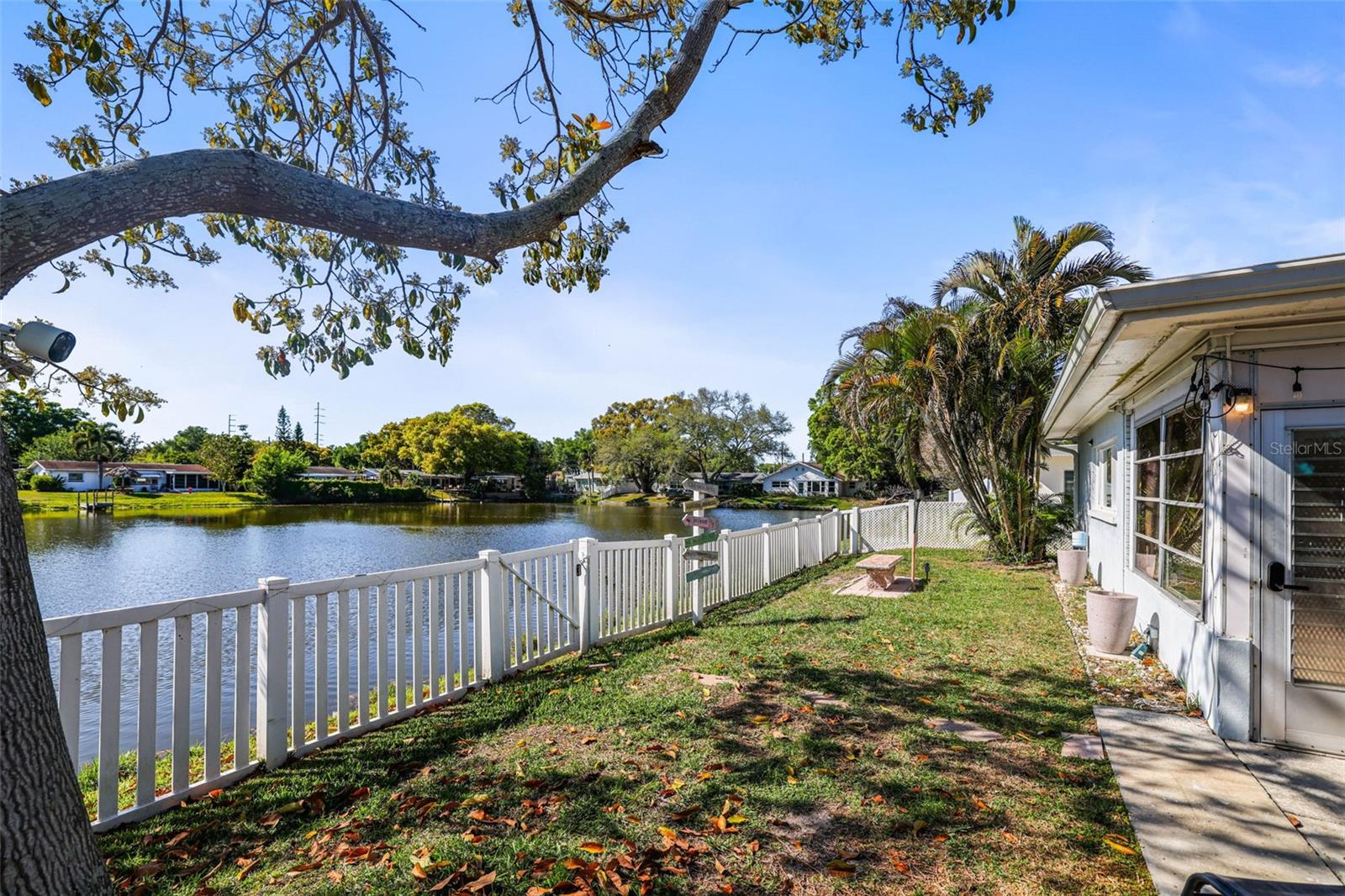 Image 42 of 58 For 1218 Lazy Lake Road E