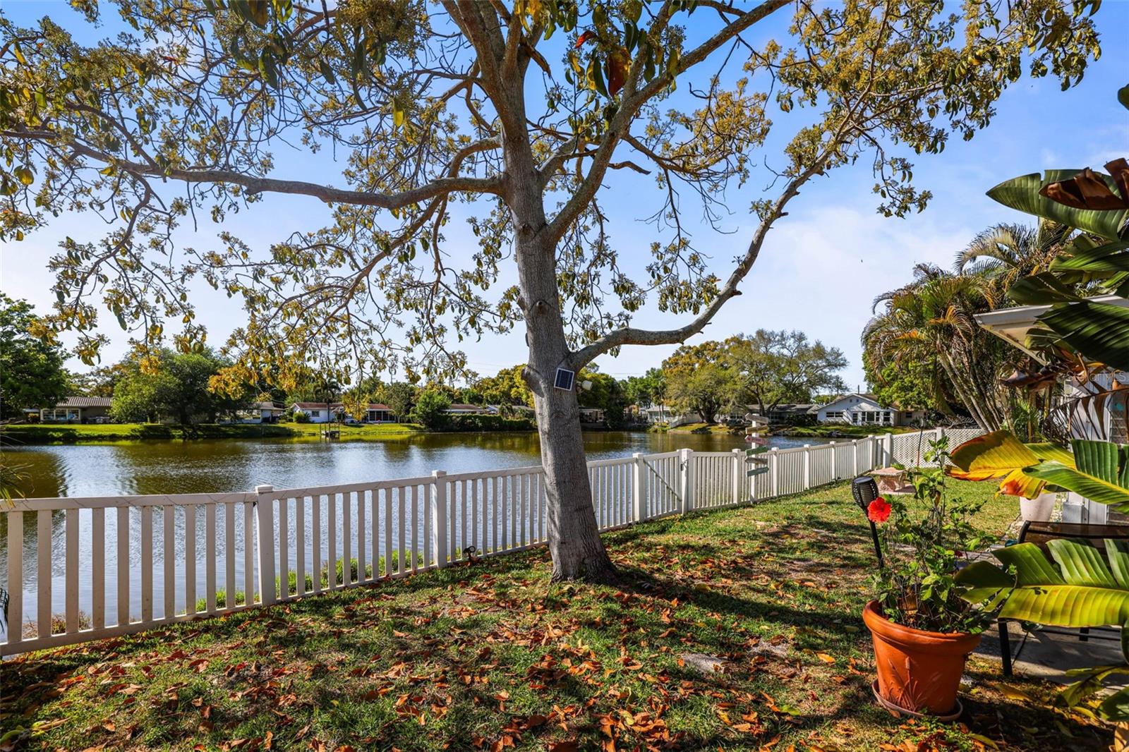 Image 43 of 58 For 1218 Lazy Lake Road E