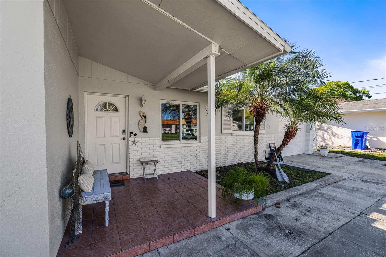 Image 5 of 58 For 1218 Lazy Lake Road E