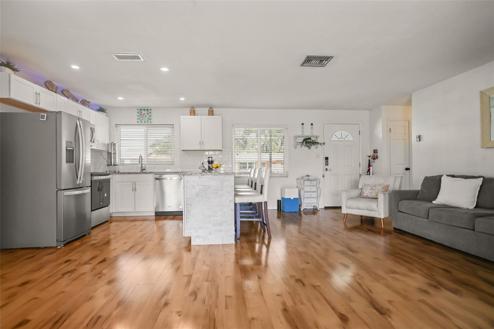 Image 9 of 58 For 1218 Lazy Lake Road E