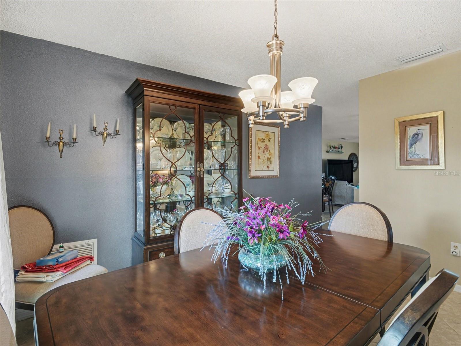 Image 17 of 53 For 612 Paget Drive