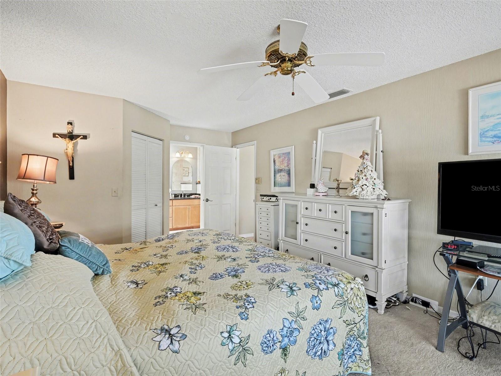 Image 24 of 53 For 612 Paget Drive