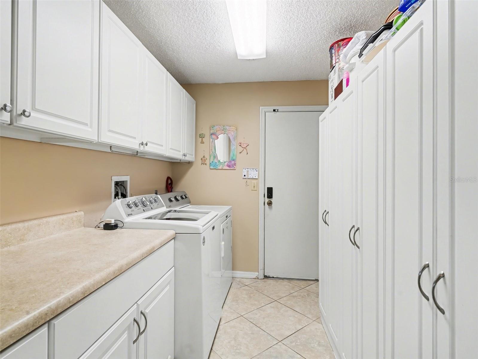 Image 33 of 53 For 612 Paget Drive