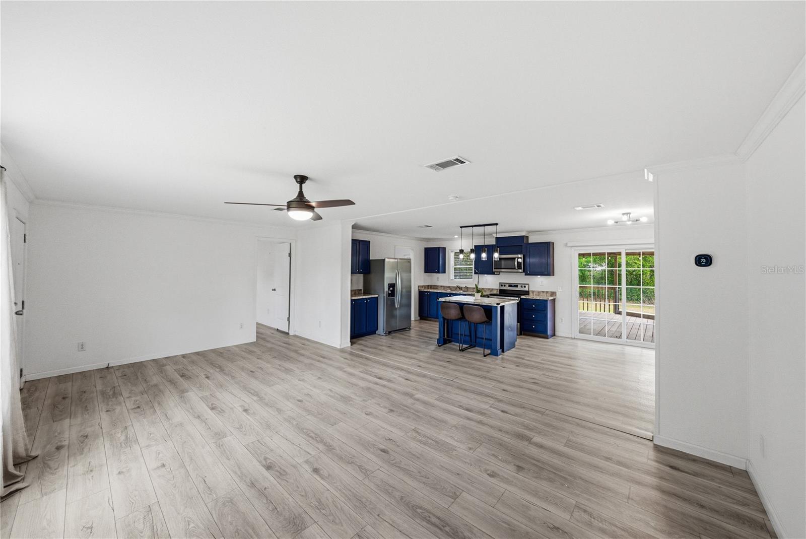 Image 11 of 57 For 38645 Henry Drive