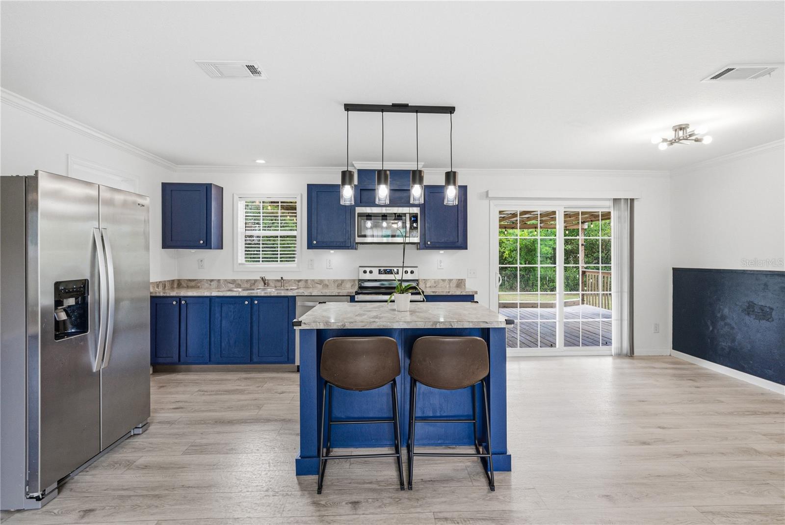 Image 12 of 57 For 38645 Henry Drive