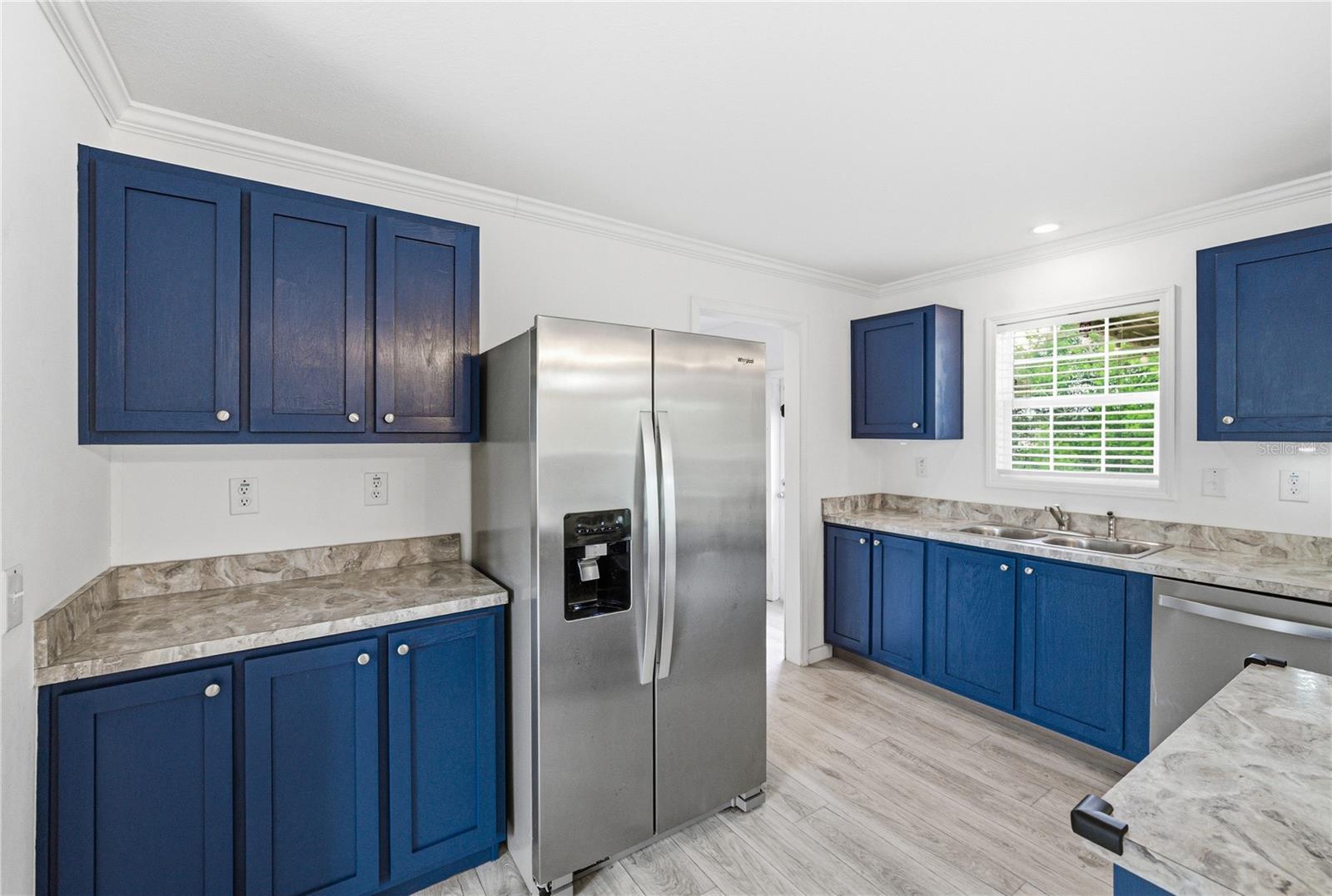 Image 15 of 57 For 38645 Henry Drive