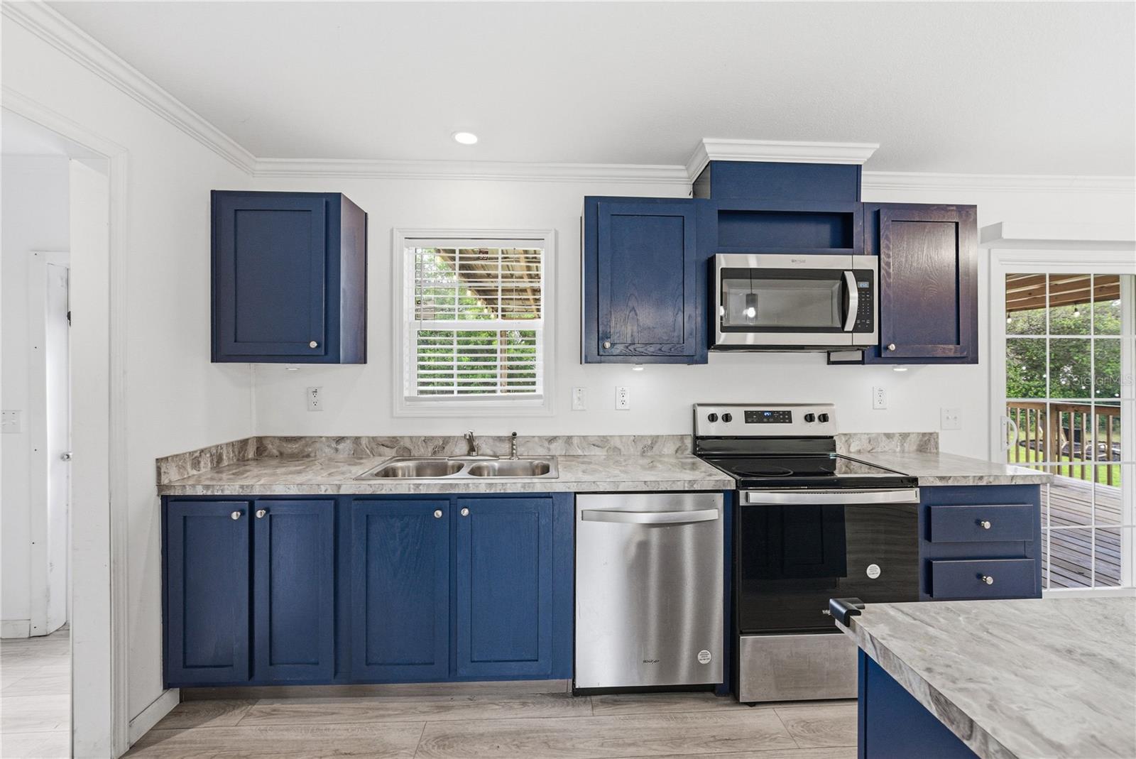 Image 16 of 57 For 38645 Henry Drive