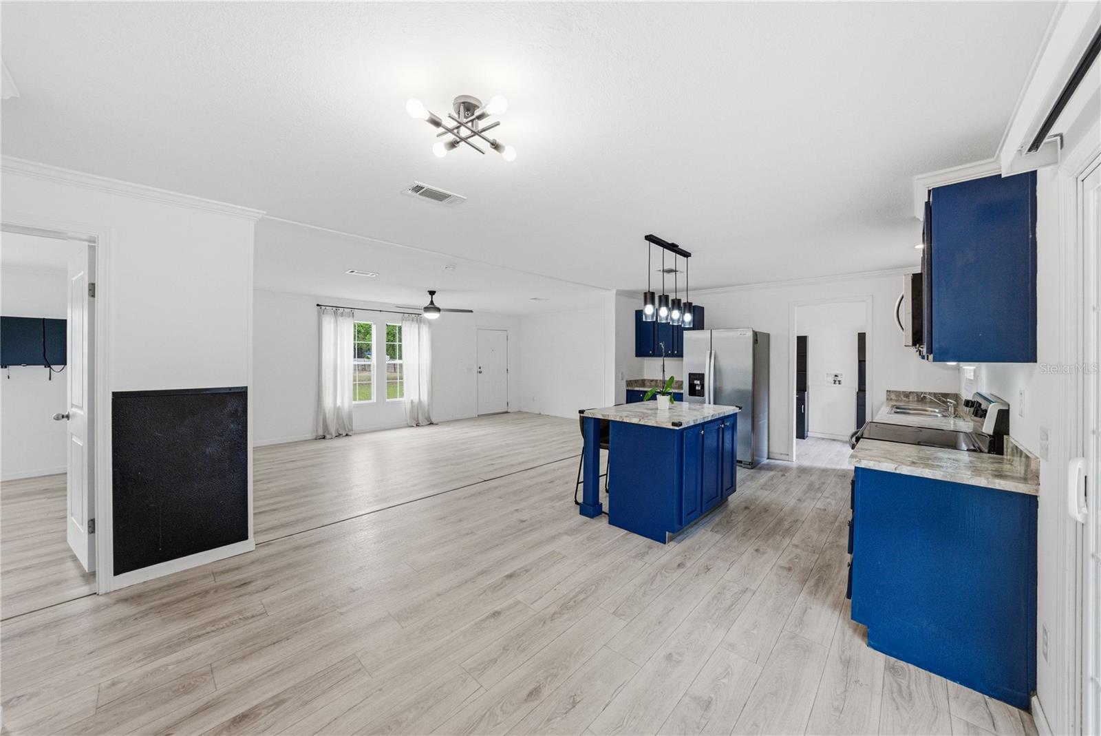 Image 20 of 57 For 38645 Henry Drive