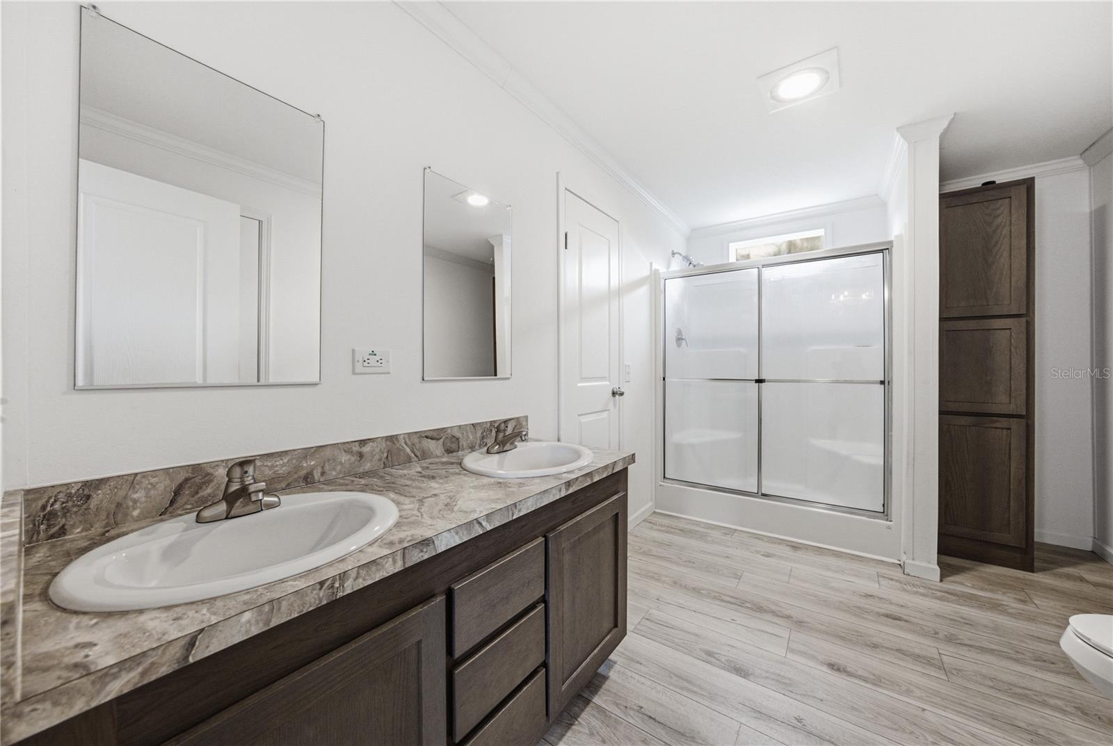 Image 26 of 57 For 38645 Henry Drive