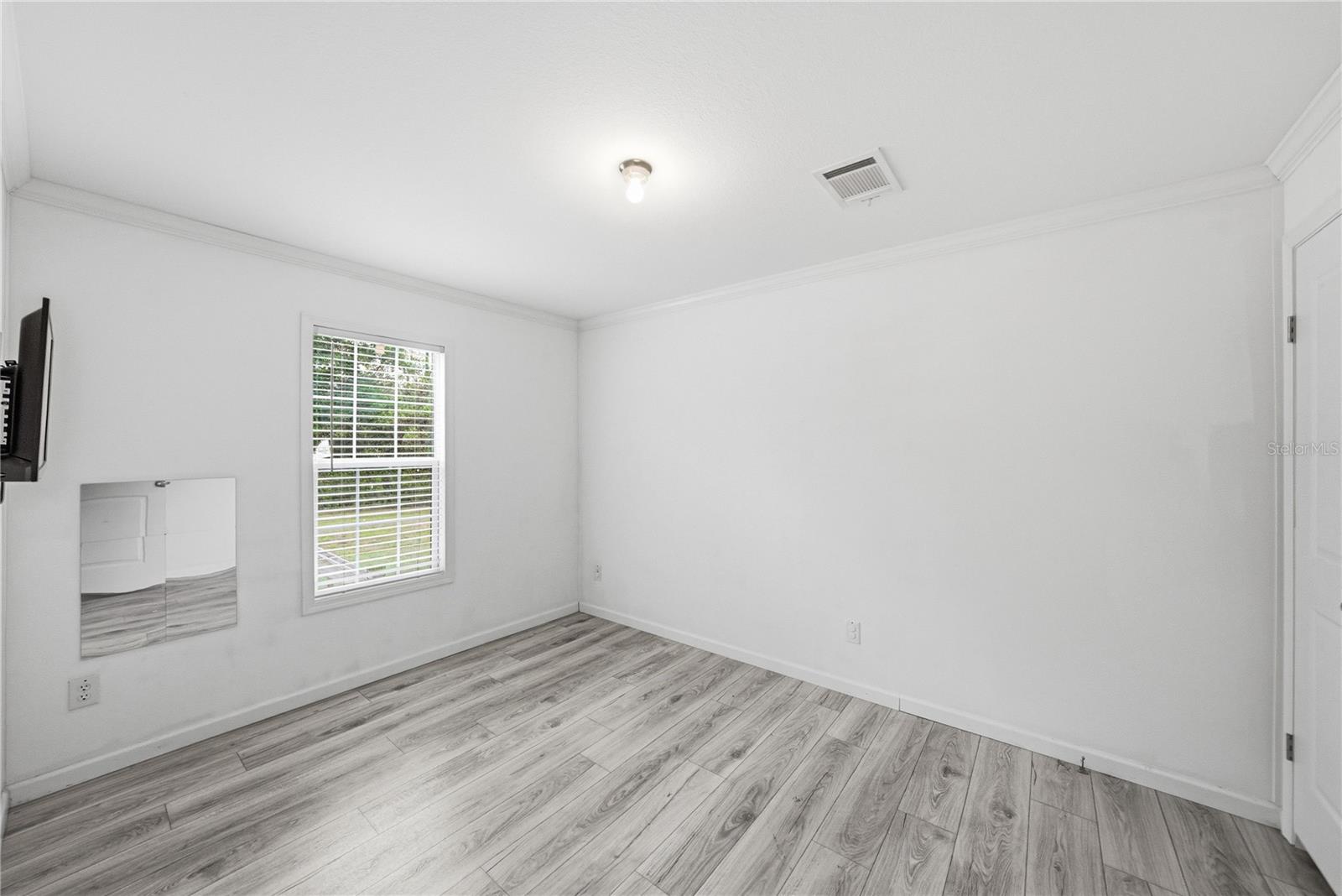 Image 35 of 57 For 38645 Henry Drive