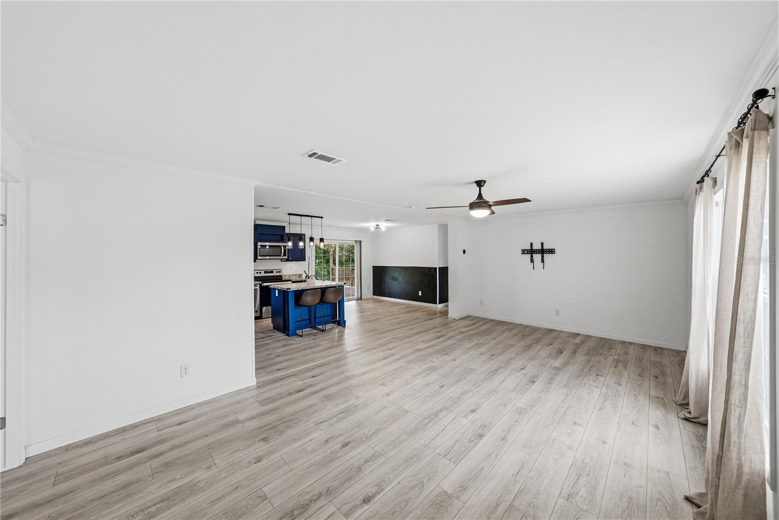 Image 8 of 57 For 38645 Henry Drive