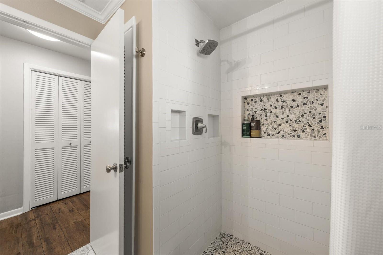 Image 22 of 49 For 1049 Mccarty Street