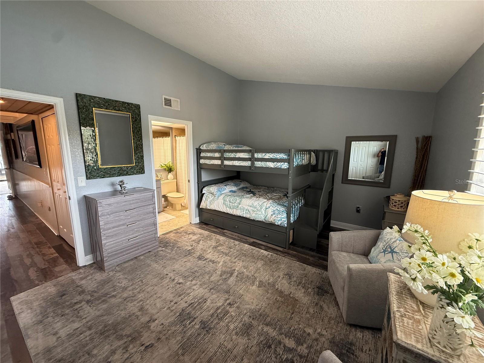 Image 11 of 16 For 513 Haven Point Drive 0