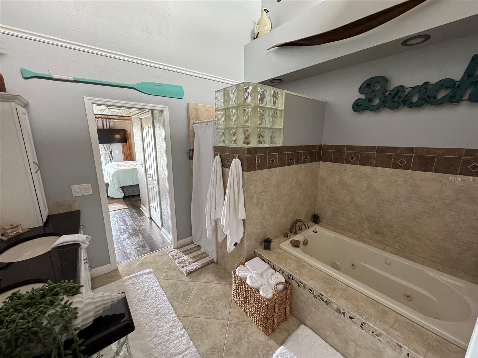 Image 8 of 16 For 513 Haven Point Drive 0