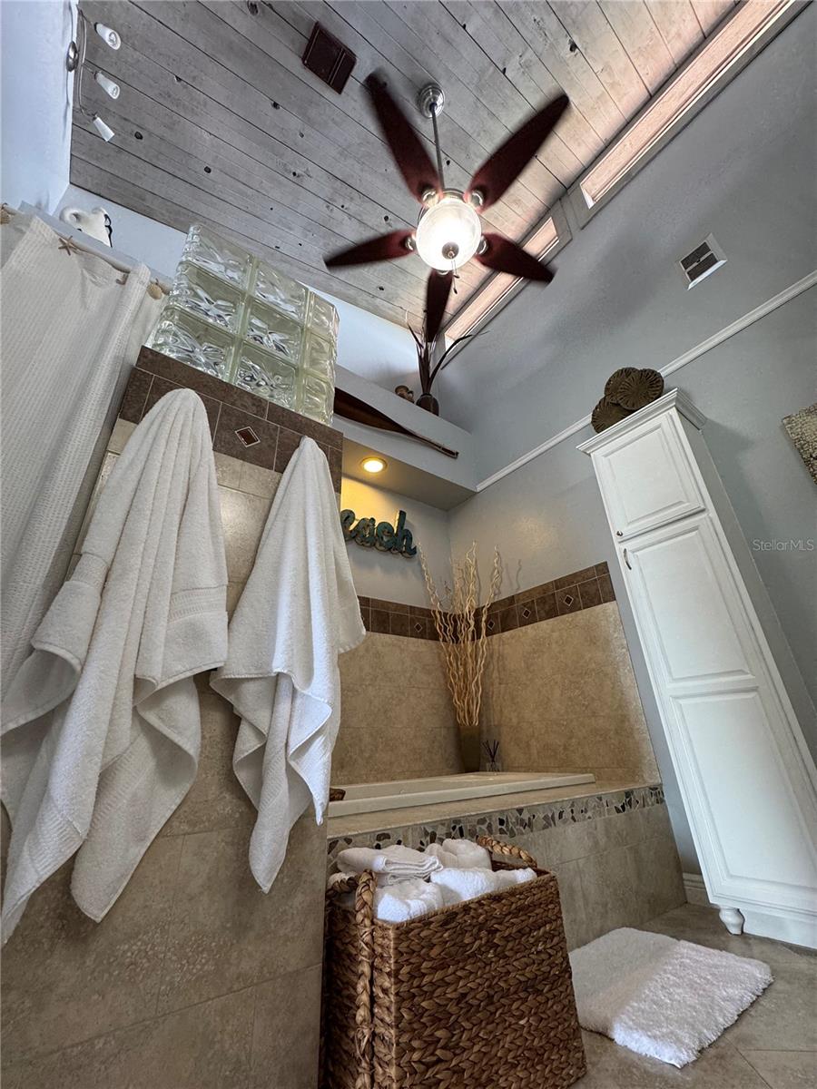 Image 9 of 16 For 513 Haven Point Drive 0