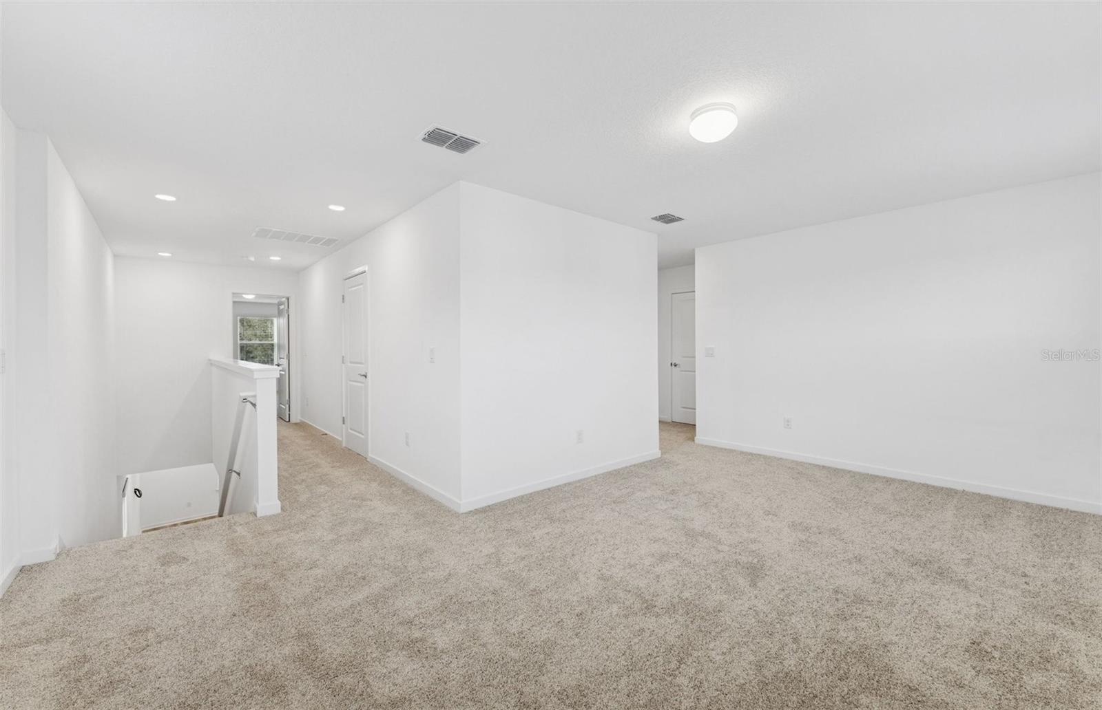 Image 12 of 35 For 9748 Crescent Moon Drive