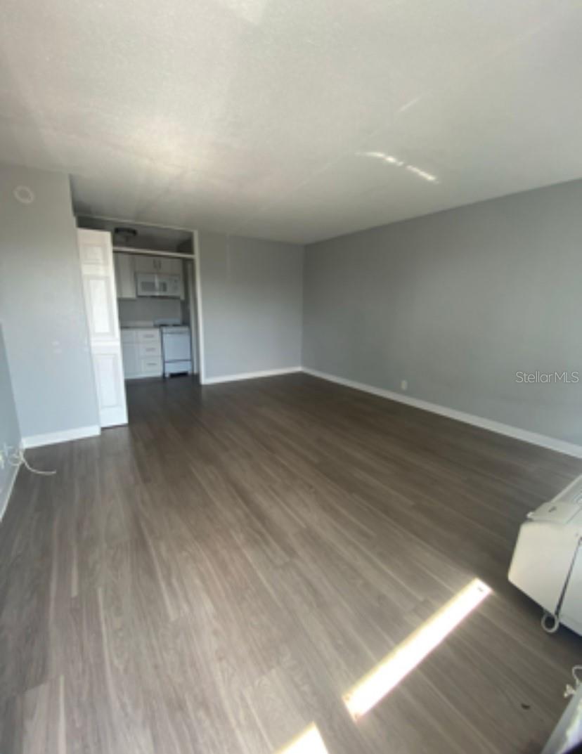 Image 5 of 6 For 515 Bon Air Street 240