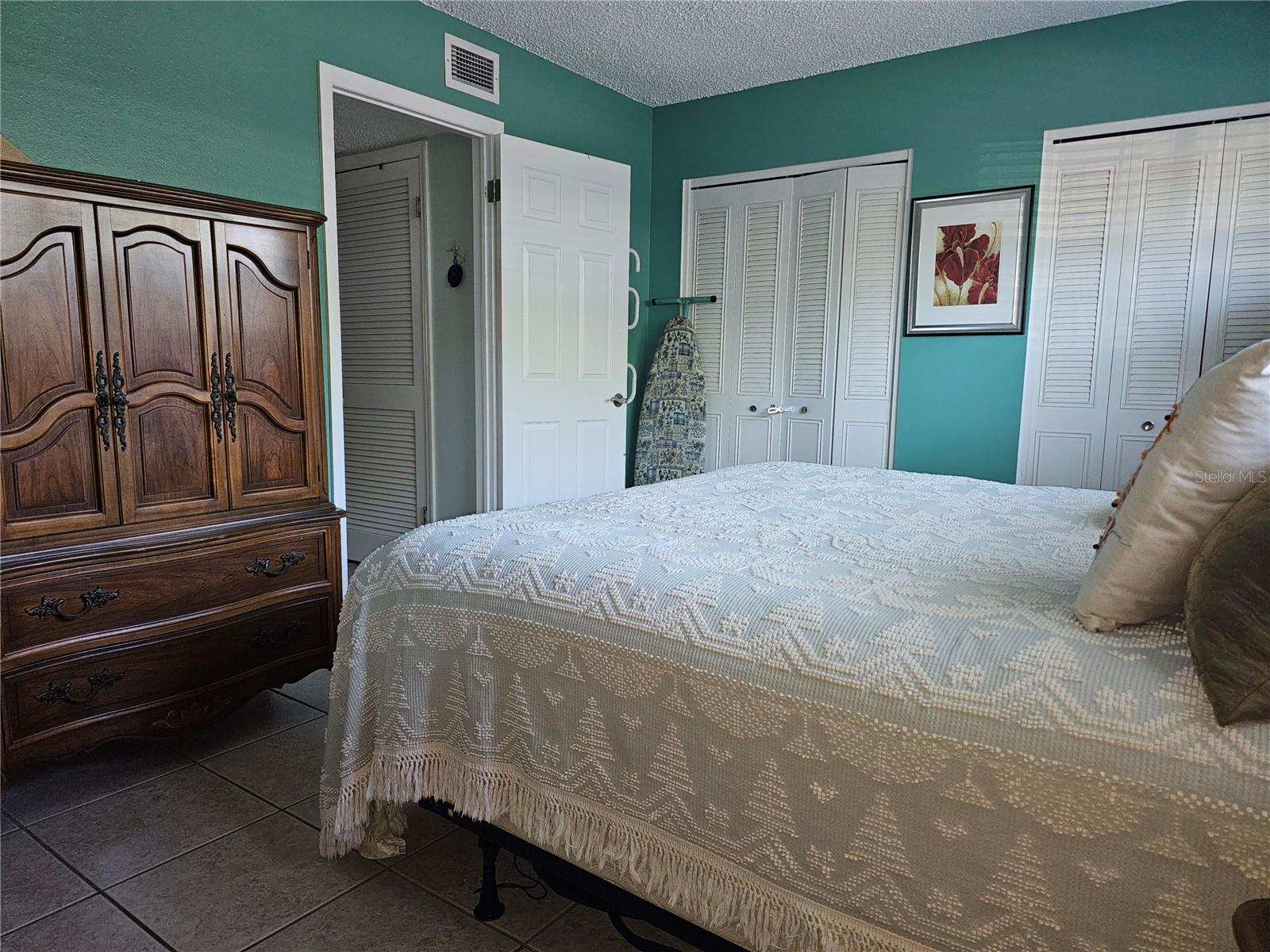 Image 4 of 23 For 2525 Bay Drive A13