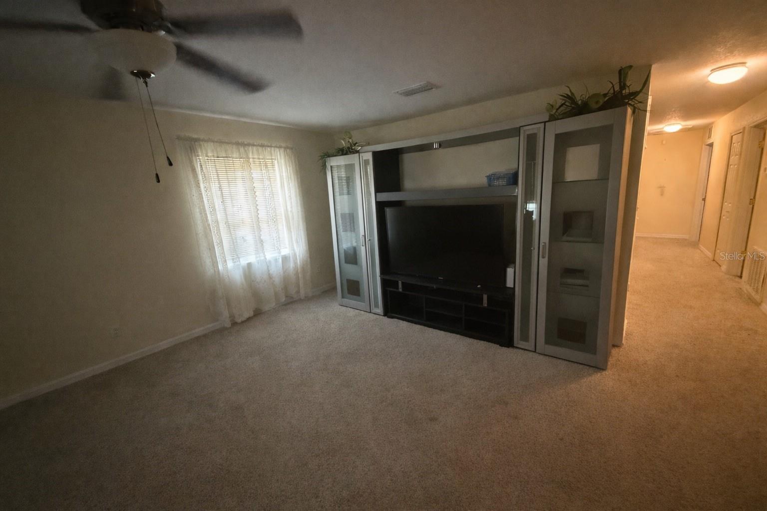 Image 12 of 14 For 913 Tropical Circle Nw